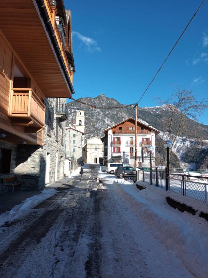 Grazioso Trilocale Con Ampia Terrazza Leilighet Chiesa in Valmalenco Eksteriør bilde